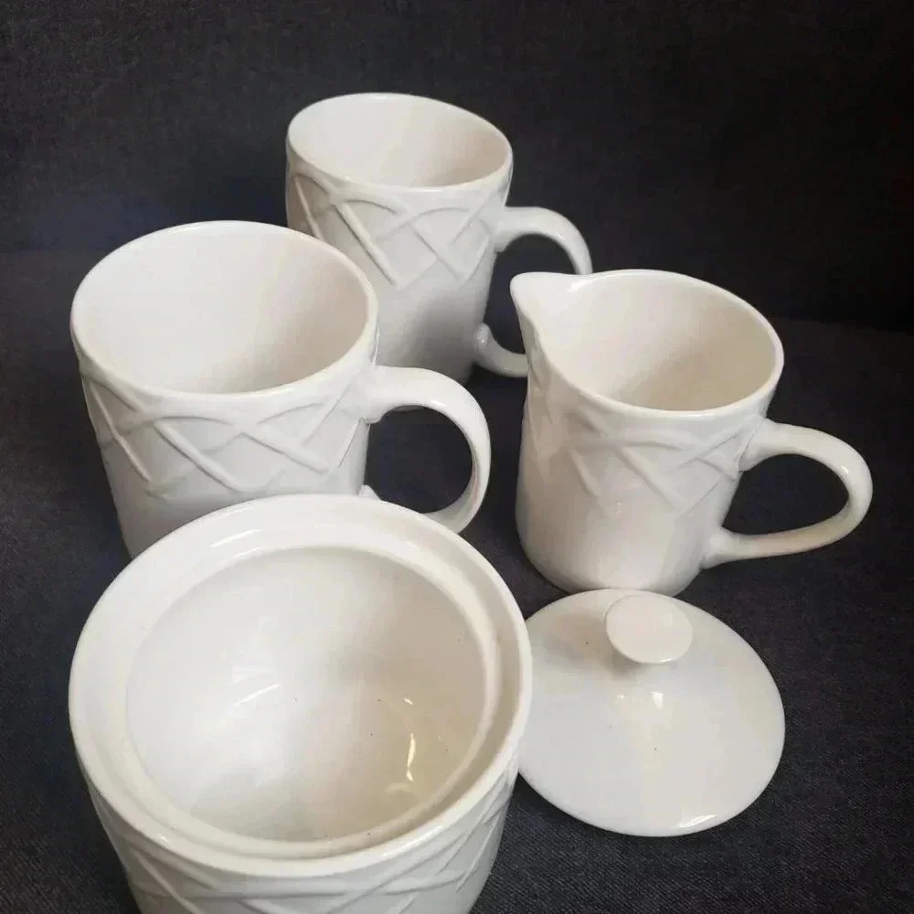 Oneida Picnic Sugar & Creamer & 2‎ Mugs
